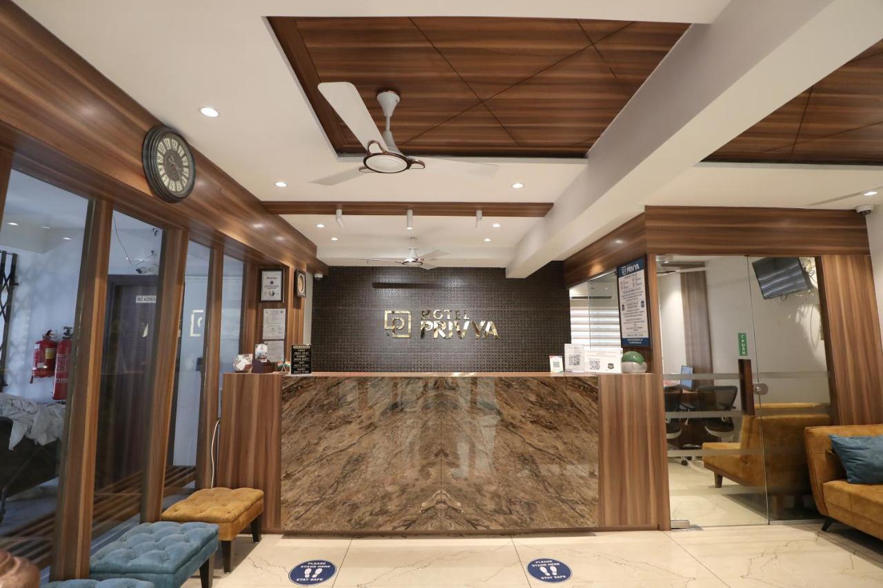 Hotel Privya Rooms And Banquet Surat Exteriör bild